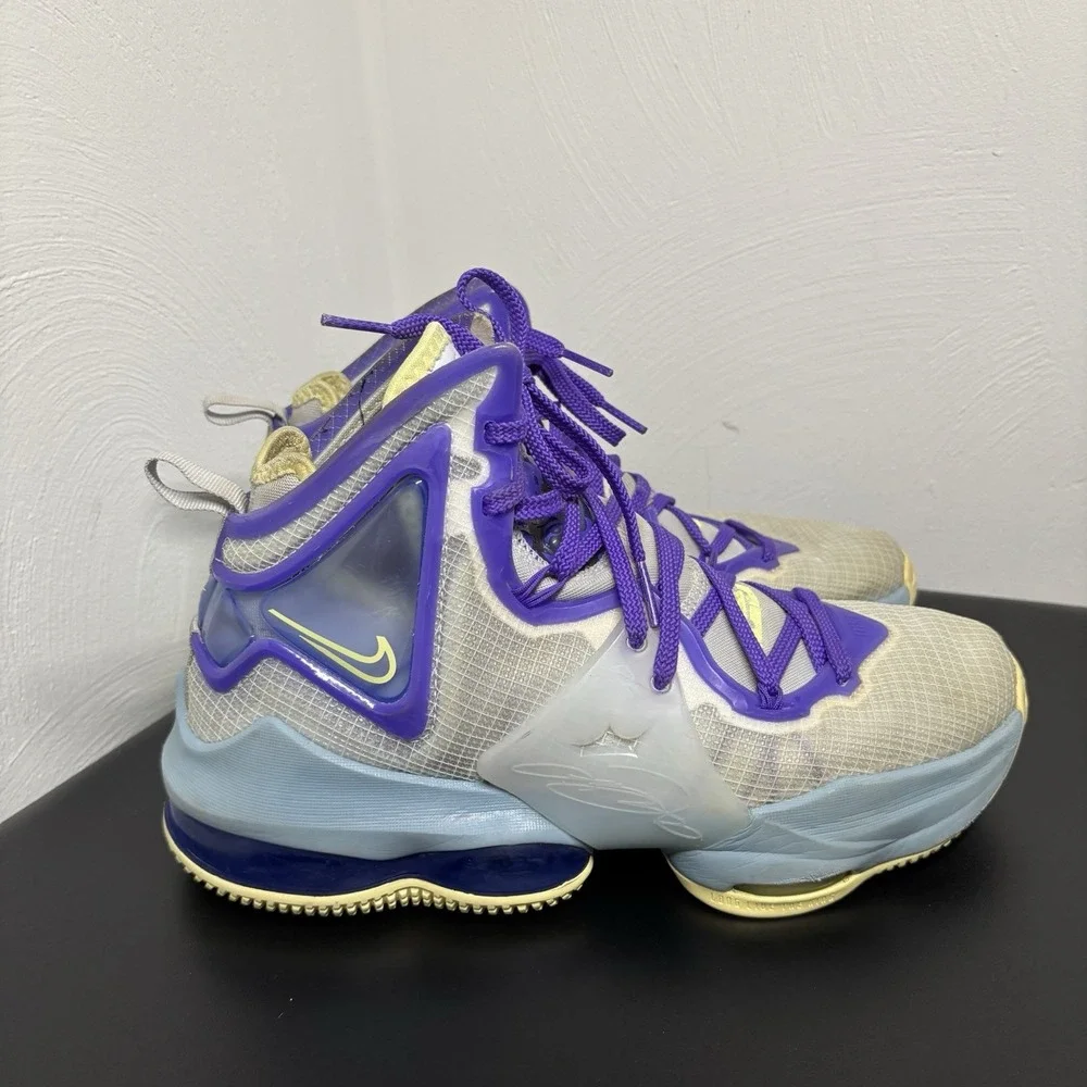 Kids Nike LeBron 19 GS 'Easter' Zoom Air Basketball Sneaker DD0418-412 size 6Y‎